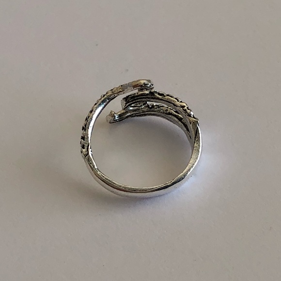 ▪️Adjustable Octopus Tentacle Ring - Picture 4 of 6